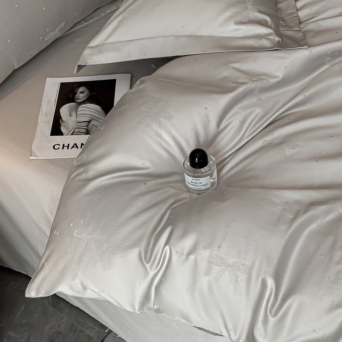 91家纺网 家纺一手货源 找家纺 梵克保罗 2025春夏新品50S长绒棉轻奢提花四件套 婉心-银