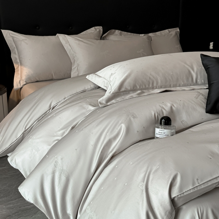 91家纺网 家纺一手货源 找家纺 梵克保罗 2025春夏新品50S长绒棉轻奢提花四件套 婉心-银