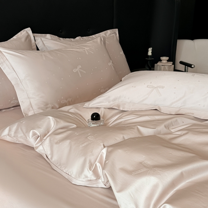 91家纺网 家纺一手货源 找家纺 梵克保罗 2025春夏新品50S长绒棉轻奢提花四件套 婉心-粉