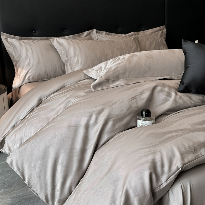 91家纺网 家纺一手货源 找家纺 梵克保罗 2025春夏新品50S长绒棉轻奢提花四件套 轻纱-褐