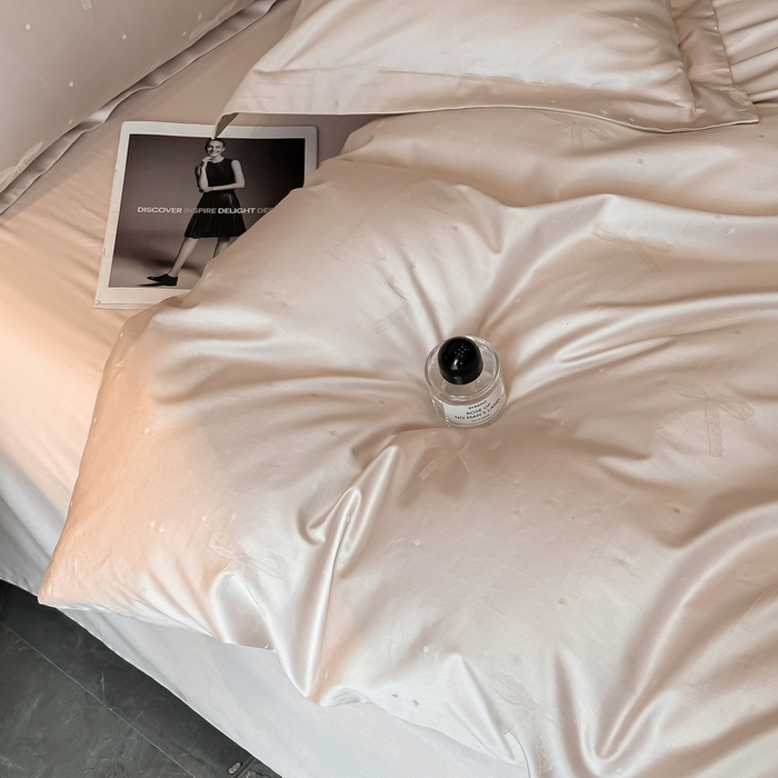 91家纺网 家纺一手货源 找家纺 梵克保罗 2025春夏新品50S长绒棉轻奢提花四件套 婉心-粉