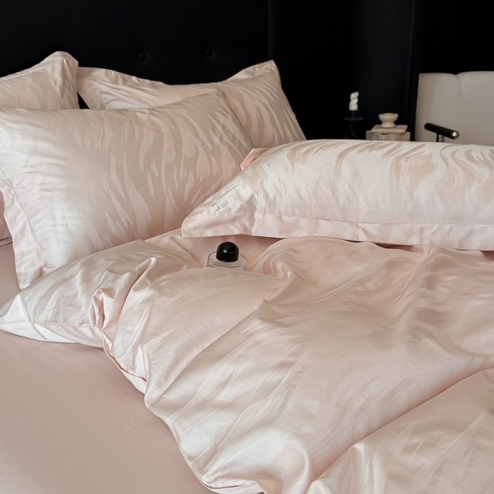 91家纺网 家纺一手货源 找家纺 梵克保罗 2025春夏新品50S长绒棉轻奢提花四件套 轻纱-粉