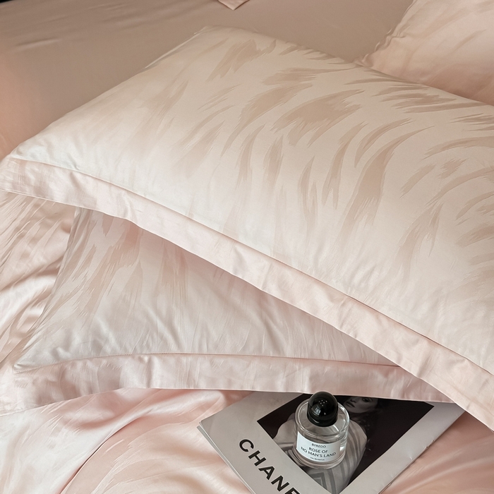 91家纺网 家纺一手货源 找家纺 梵克保罗 2025春夏新品50S长绒棉轻奢提花四件套 轻纱-粉