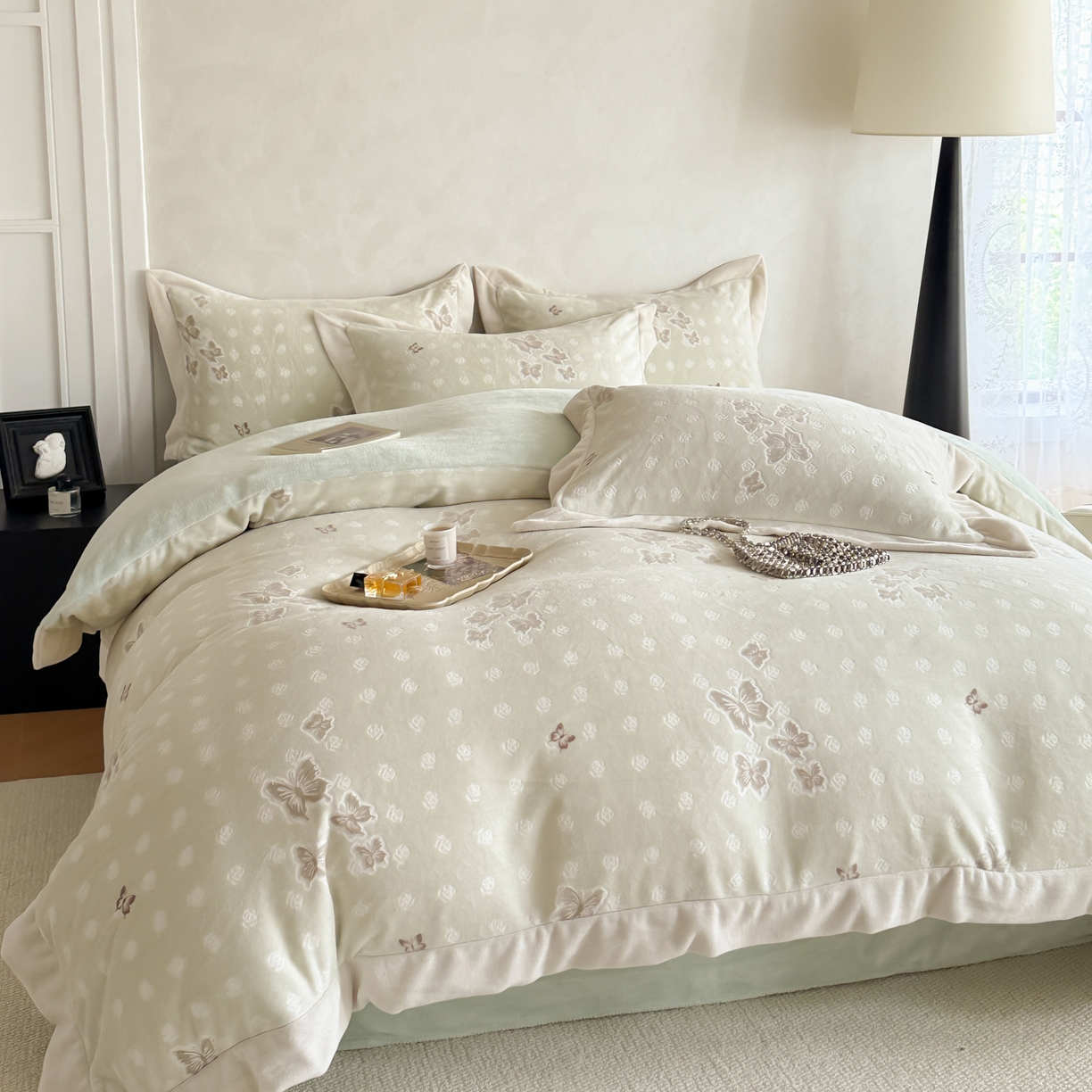 91家纺网 家纺一手货源 找家纺 若未家居 LOVEWE HOUSE 2025新款250克全消光数码印花和雕花撞色宽边全消光牛奶绒四件套-梦蝶 梦蝶-绿