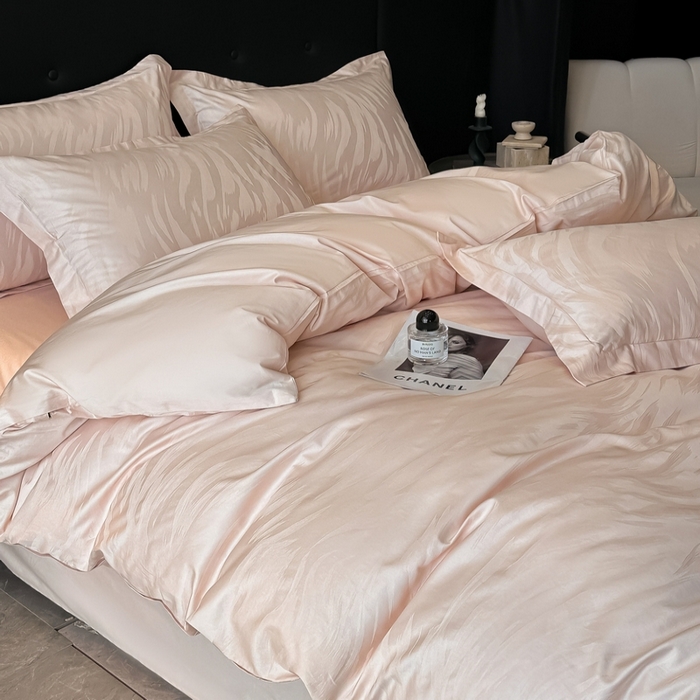 91家纺网 家纺一手货源 找家纺 梵克保罗 2025春夏新品50S长绒棉轻奢提花四件套 轻纱-粉