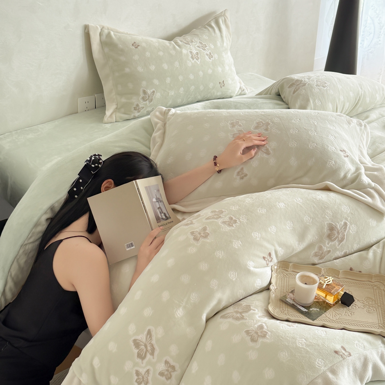 91家纺网 家纺一手货源 找家纺 若未家居 LOVEWE HOUSE 2025新款250克全消光数码印花和雕花撞色宽边全消光牛奶绒四件套-梦蝶 梦蝶-绿