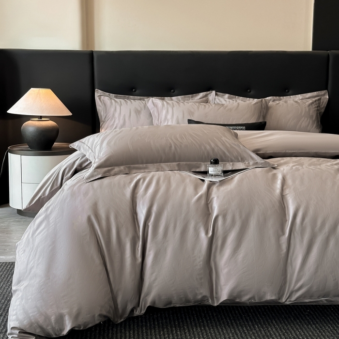 91家纺网 家纺一手货源 找家纺 梵克保罗 2025春夏新品50S长绒棉轻奢提花四件套 轻纱-褐