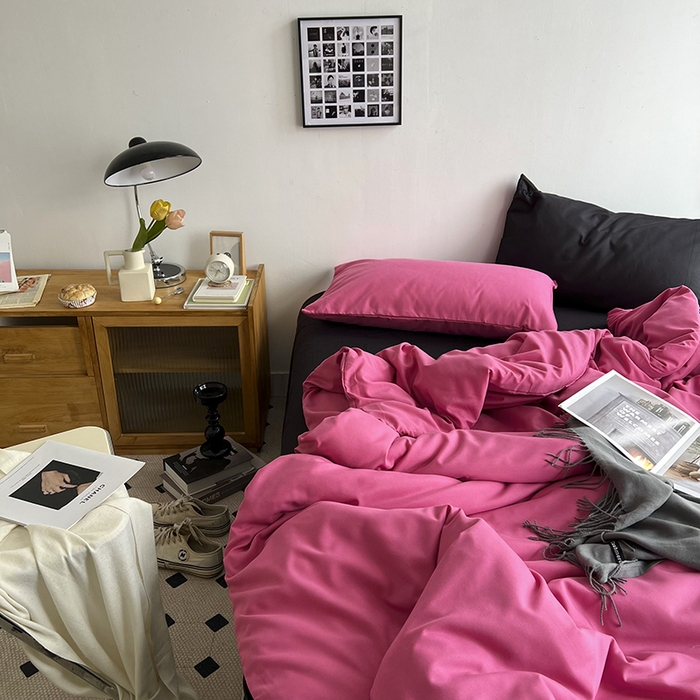 91家纺网 家纺一手货源 找家纺 梵克保罗 2025新款ins风小红书同款纯色双拼水洗棉四件套学生三件套亲肤加厚磨毛四件套混搭系列-单被套单枕套 混搭-树莓粉黑