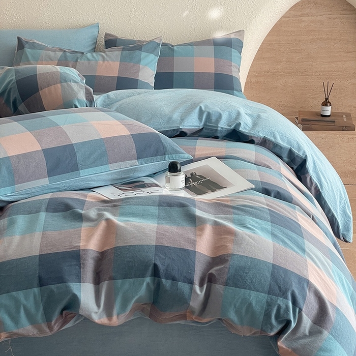 91家纺网 家纺一手货源 找家纺 梵克保罗 2025新款无印风四件套系列 炫彩蓝格-床单款