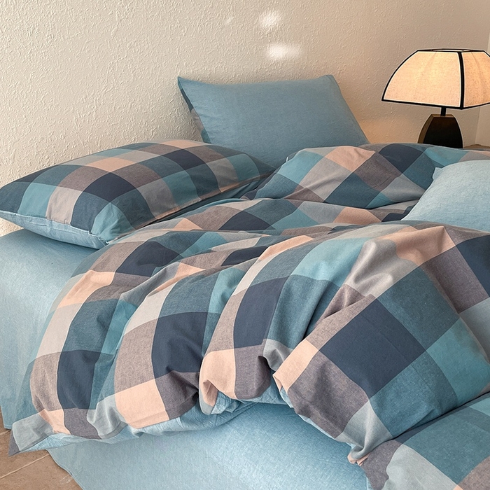 91家纺网 家纺一手货源 找家纺 梵克保罗 2025新款无印风四件套系列 炫彩蓝格-床单款