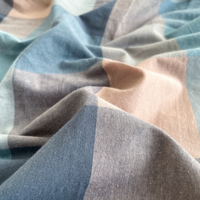 91家纺网 家纺一手货源 找家纺 梵克保罗 2025新款无印风四件套系列 炫彩蓝格-床单款