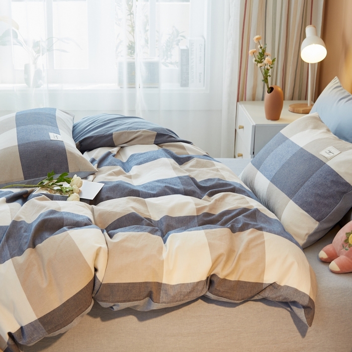 91家纺网 家纺一手货源 找家纺 梵克保罗 2025新款无印风四件套系列 深蓝大格-床笠款