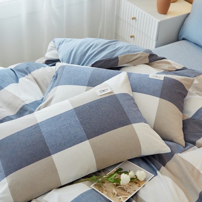 91家纺网 家纺一手货源 找家纺 梵克保罗 2025新款无印风四件套系列 深蓝大格-床笠款