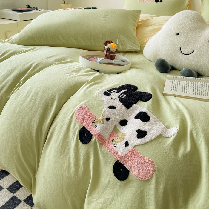 91家纺网 家纺一手货源 找家纺 梵克保罗 2025新款卡通水洗棉毛巾绣四件套 浅绿配米黄