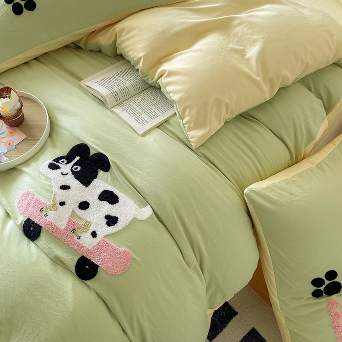 91家纺网 家纺一手货源 找家纺 梵克保罗 2025新款卡通水洗棉毛巾绣四件套 浅绿配米黄