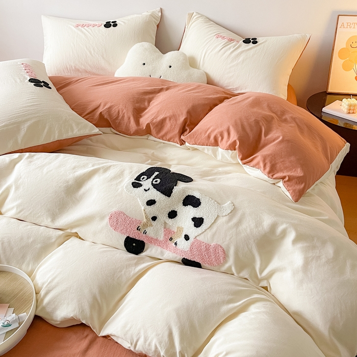 91家纺网 家纺一手货源 找家纺 梵克保罗 2025新款卡通水洗棉毛巾绣四件套 滑板狗-米白配咖