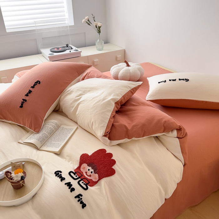 91家纺网 家纺一手货源 找家纺 梵克保罗 2025新款卡通水洗棉毛巾绣四件套 手掌