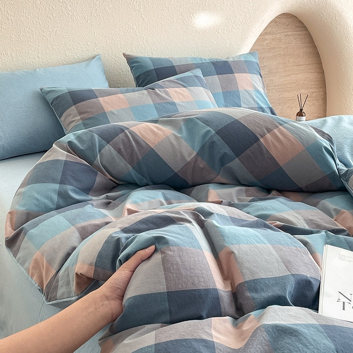 91家纺网 家纺一手货源 找家纺 梵克保罗 2025新款无印风四件套系列 炫彩蓝格-床单款