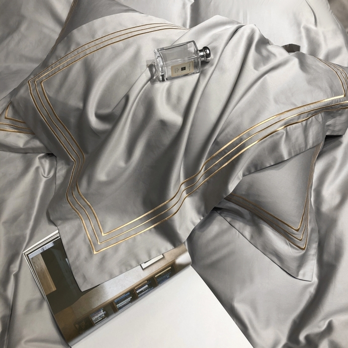 91家纺网 家纺一手货源 找家纺 梵克保罗 2025春夏新款全棉长绒棉100支三线绣刺绣四件套 深情灰