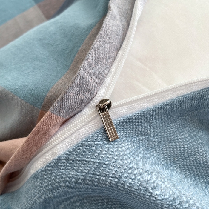 91家纺网 家纺一手货源 找家纺 梵克保罗 2025新款无印风四件套系列 炫彩蓝格-床单款