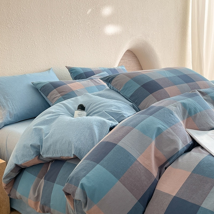 91家纺网 家纺一手货源 找家纺 梵克保罗 2025新款无印风四件套系列 炫彩蓝格-床单款