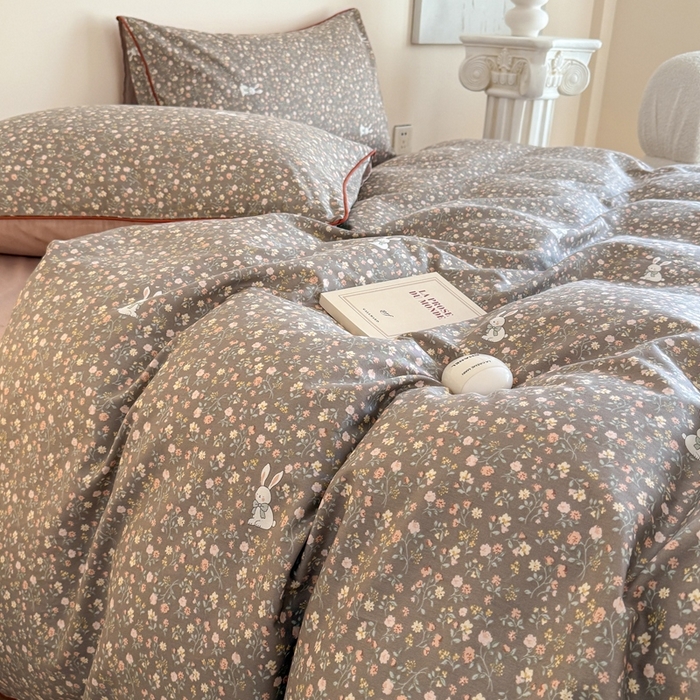 91家纺网 家纺一手货源 找家纺 梵克保罗 2025新款全棉嵌绳四件套 查理兔