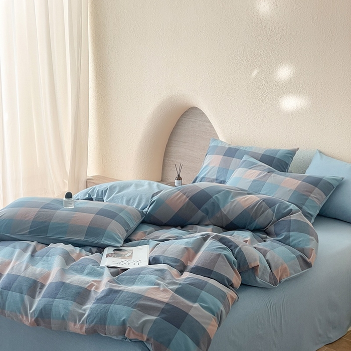 91家纺网 家纺一手货源 找家纺 梵克保罗 2025新款无印风四件套系列 炫彩蓝格-床单款