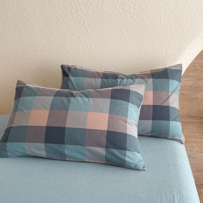 91家纺网 家纺一手货源 找家纺 梵克保罗 2025新款无印风四件套系列 炫彩蓝格-床单款