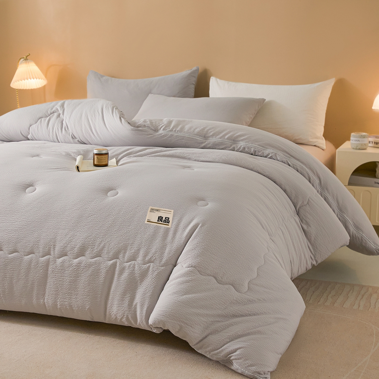 91家纺网 家纺一手货源 找家纺 蓝极人 2025新款涤纶双层纱大豆子母被 被子被芯冬被 浅银灰
