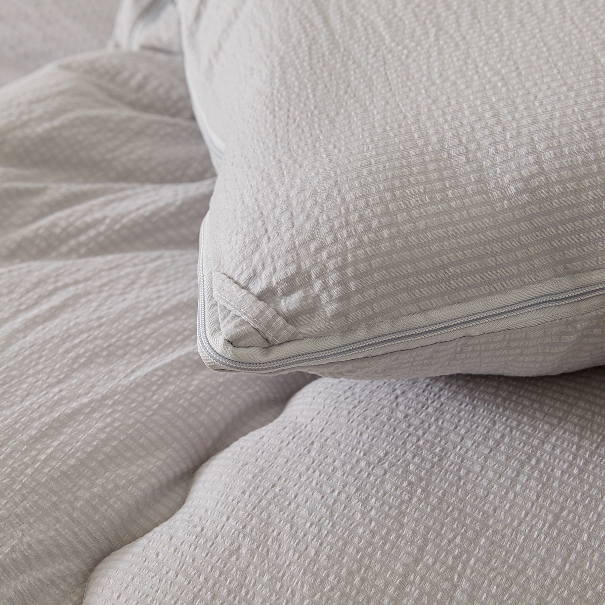 91家纺网 家纺一手货源 找家纺 蓝极人 2025新款涤纶双层纱大豆子母被 被子被芯冬被 浅银灰