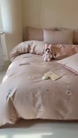 91家纺网 家纺一手货源 找家纺 梵克保罗 2025新款全棉嵌绳四件套 兔兔小姐