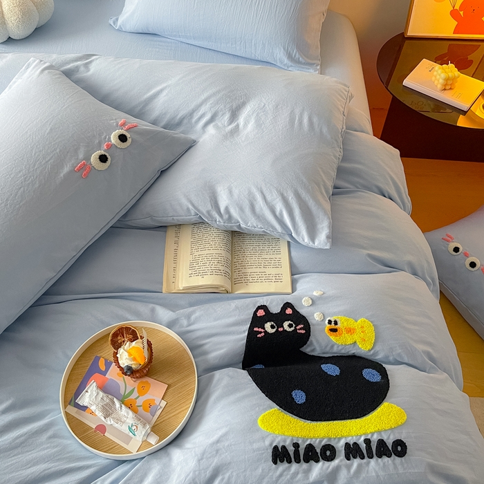 91家纺网 家纺一手货源 找家纺 梵克保罗 2025新款卡通水洗棉毛巾绣四件套 可爱猫-蓝