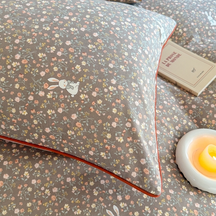 91家纺网 家纺一手货源 找家纺 梵克保罗 2025新款全棉嵌绳四件套 查理兔