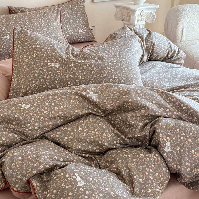 91家纺网 家纺一手货源 找家纺 梵克保罗 2025新款全棉嵌绳四件套 查理兔