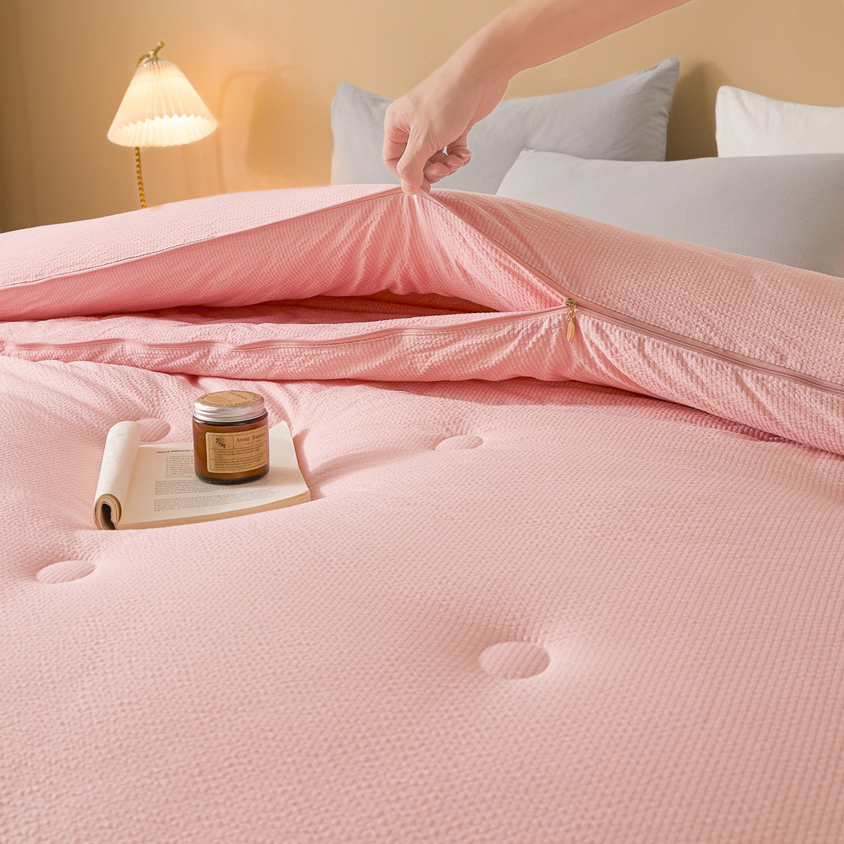 91家纺网 家纺一手货源 找家纺 蓝极人 2025新款涤纶双层纱大豆子母被 被子被芯冬被 白桃粉