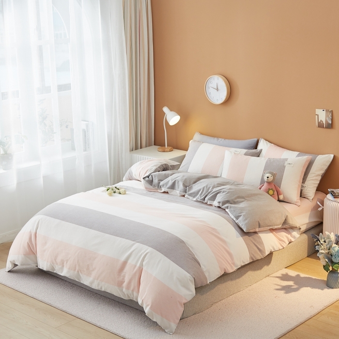 91家纺网 家纺一手货源 找家纺 梵克保罗 2025新款无印风四件套系列 桃玉粉-床笠款