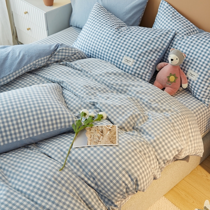 91家纺网 家纺一手货源 找家纺 梵克保罗 2025新款无印风四件套系列 天蓝小格-床笠款