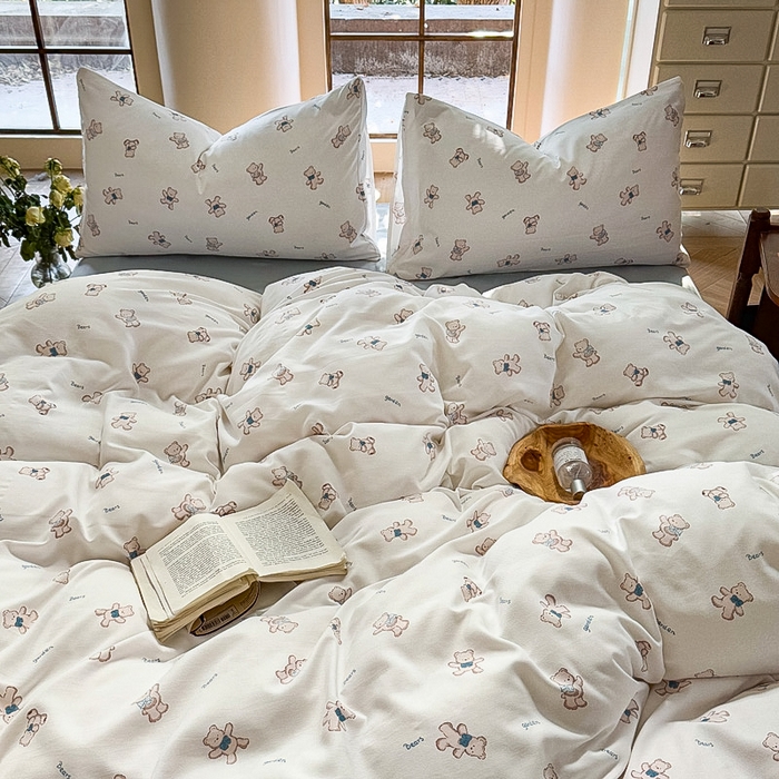 91家纺网 家纺一手货源 找家纺 梵克保罗 2025新款有氧针织双层纱印花四件套 奶熊芙芙