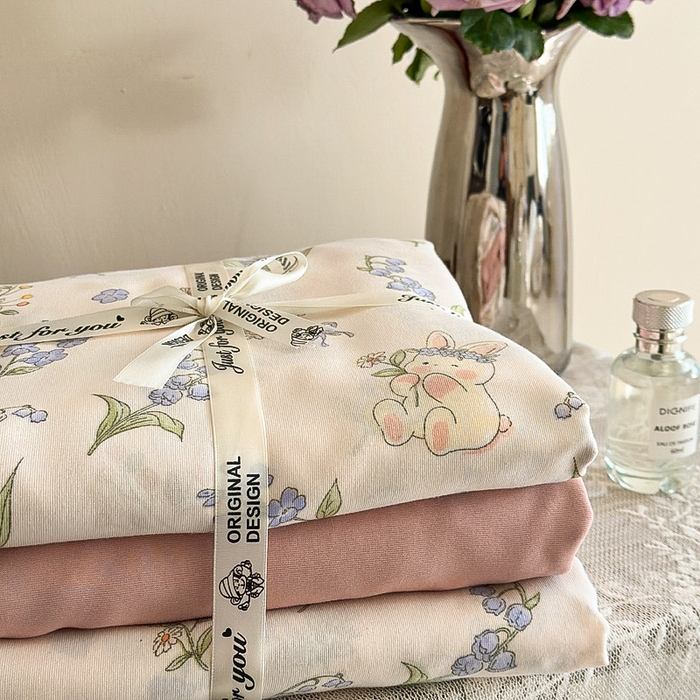 91家纺网 家纺一手货源 找家纺 梵克保罗 2025新款有氧针织双层纱印花四件套 花间兔