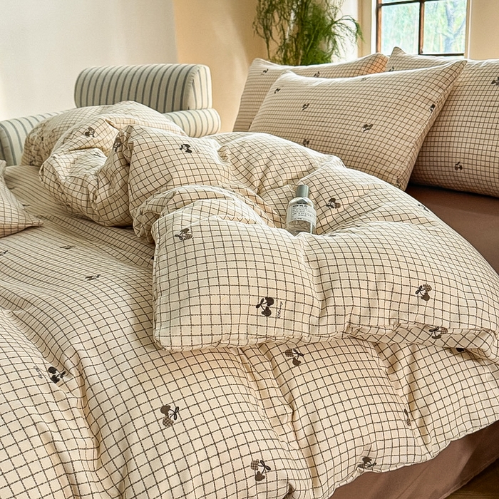 91家纺网 家纺一手货源 找家纺 梵克保罗 2025新款有氧针织双层纱印花四件套 可乐熊