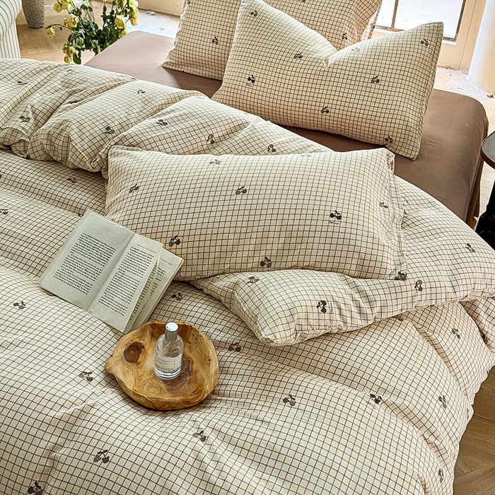 91家纺网 家纺一手货源 找家纺 梵克保罗 2025新款有氧针织双层纱印花四件套 可乐熊