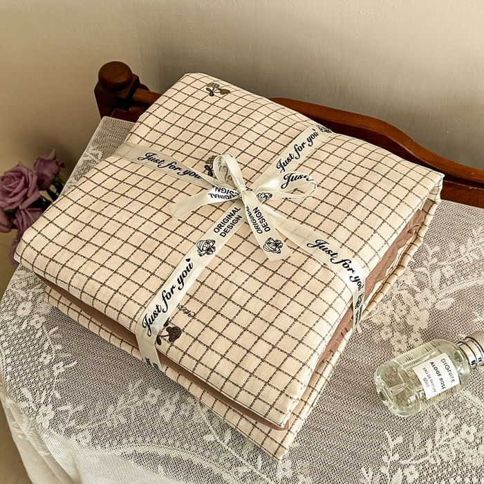 91家纺网 家纺一手货源 找家纺 梵克保罗 2025新款有氧针织双层纱印花四件套 可乐熊