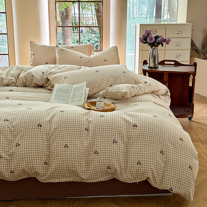 91家纺网 家纺一手货源 找家纺 梵克保罗 2025新款有氧针织双层纱印花四件套 可乐熊