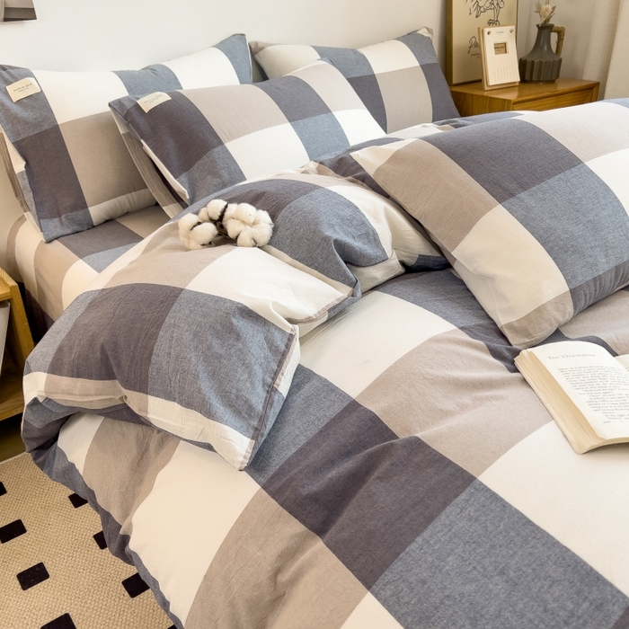 91家纺网 家纺一手货源 找家纺 梵克保罗 2025新款无印风四件套系列 深蓝大格-床单款