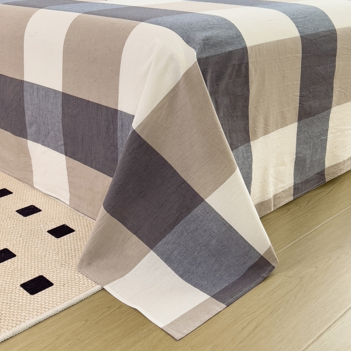 91家纺网 家纺一手货源 找家纺 梵克保罗 2025新款无印风四件套系列 深蓝大格-床单款