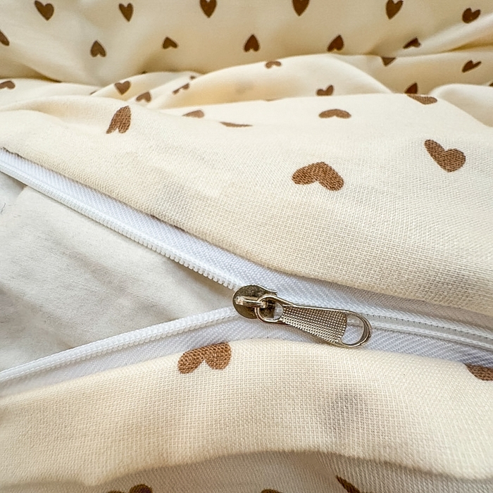 91家纺网 家纺一手货源 找家纺 梵克保罗 2025新款有氧针织双层纱印花四件套 怦然心动