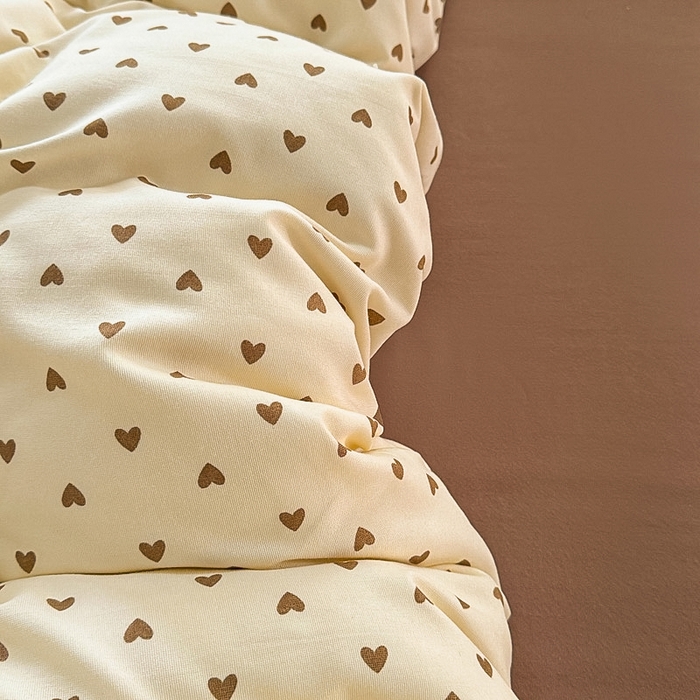 91家纺网 家纺一手货源 找家纺 梵克保罗 2025新款有氧针织双层纱印花四件套 怦然心动