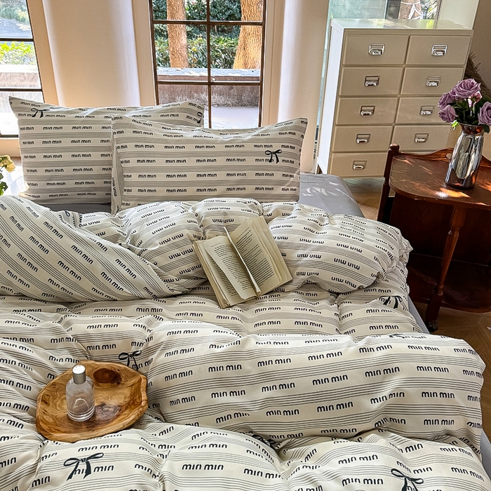 91家纺网 家纺一手货源 找家纺 梵克保罗 2025新款有氧针织双层纱印花四件套 夏日谣曲