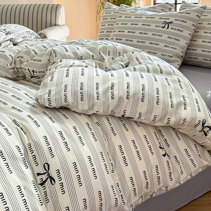 91家纺网 家纺一手货源 找家纺 梵克保罗 2025新款有氧针织双层纱印花四件套 夏日谣曲