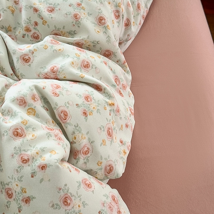 91家纺网 家纺一手货源 找家纺 梵克保罗 2025新款有氧针织双层纱印花四件套 薇薇安